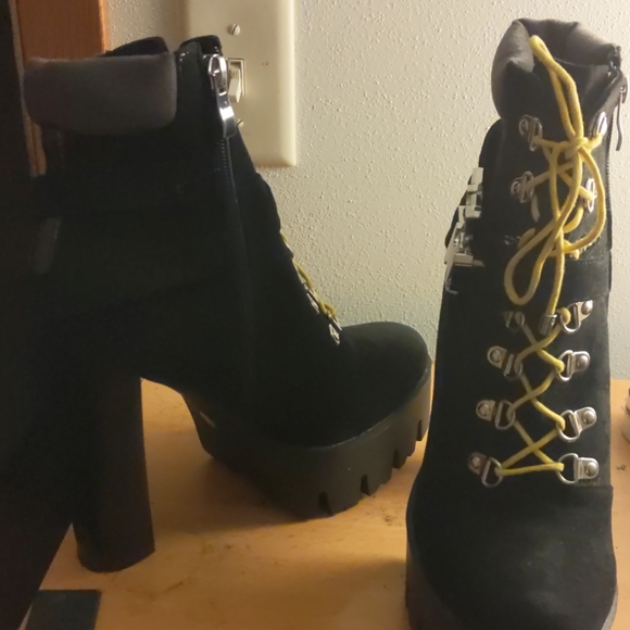 Boot heels - Picture 2 of 3